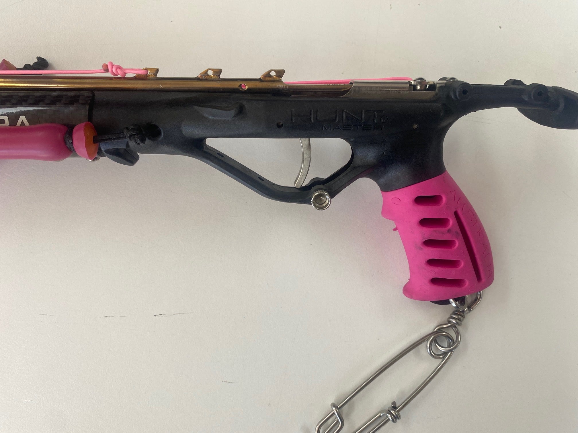 VIP GUN - THE PINK MOONFISH - 75cm GALARRA Carbon Fibre Inverted Roller Speargun