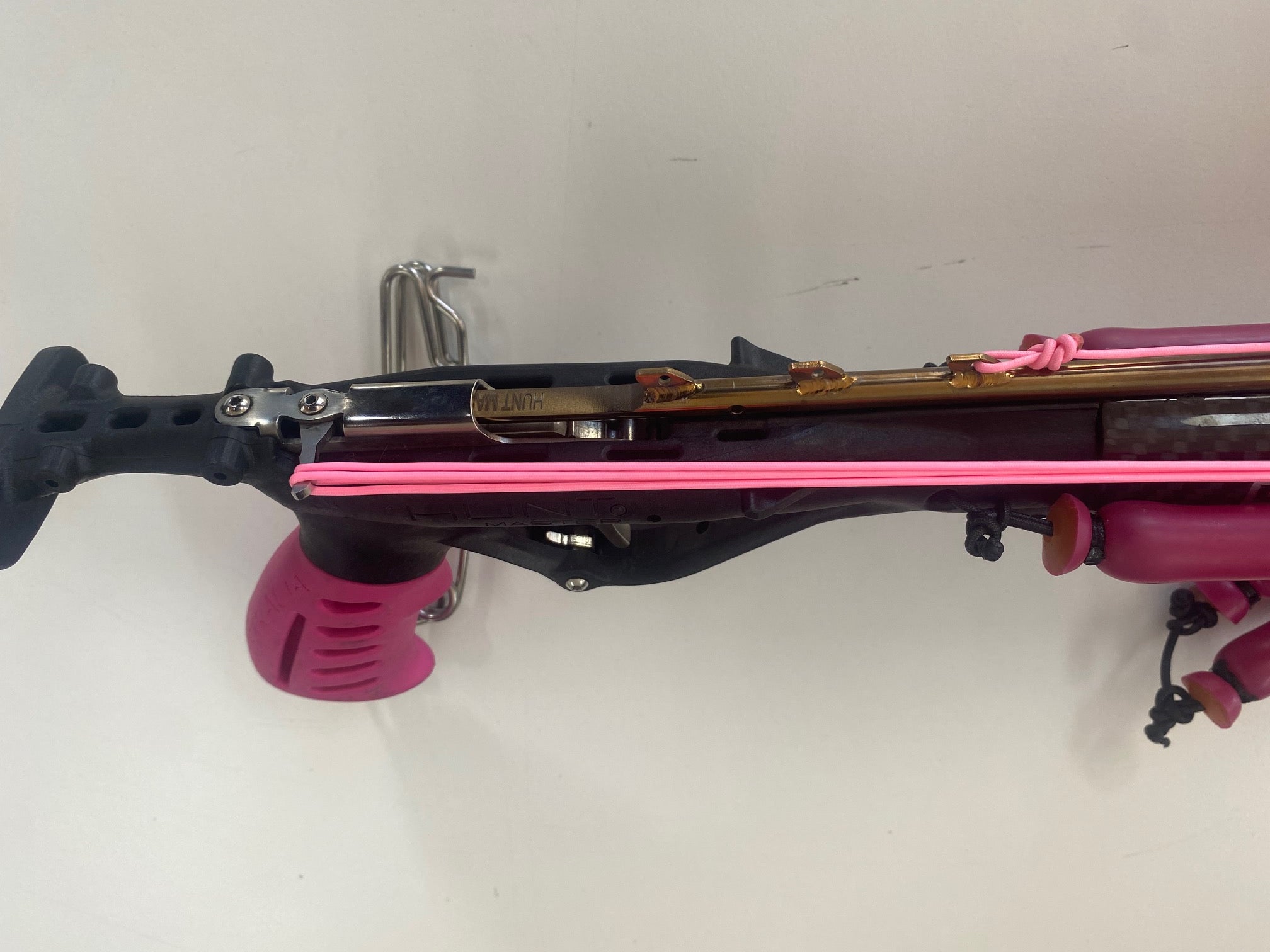 VIP GUN - THE PINK MOONFISH - 75cm GALARRA Carbon Fibre Inverted Roller Speargun